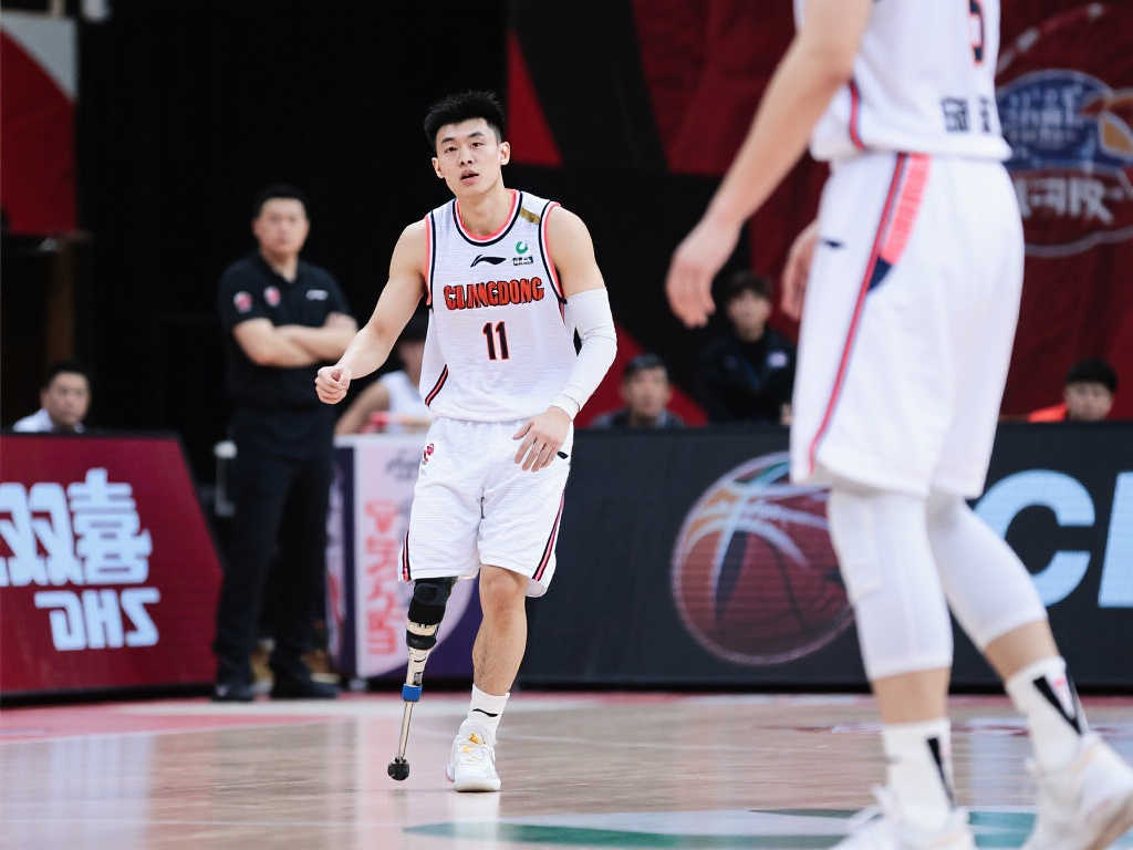 足球中是如 足球中是如